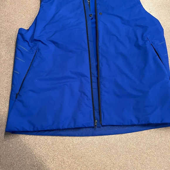 Lululemon Men’s vest - Picture 3 of 6